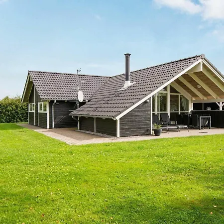 Casa vacanze Spacious In With Roofed Terrace *