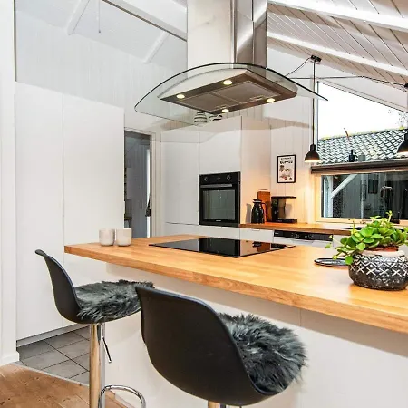 Spacious In With Roofed Terrace Casa vacanze