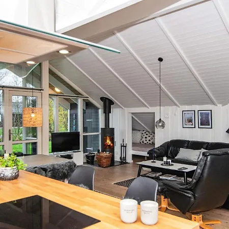 Spacious In With Roofed Terrace Hemmet