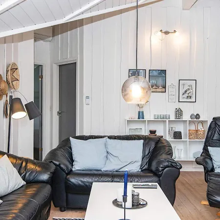 Spacious In With Roofed Terrace Casa vacanze