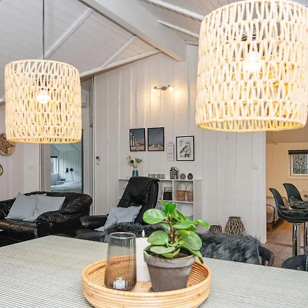 Spacious In With Roofed Terrace *
