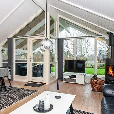 Spacious In With Roofed Terrace Casa vacanze Hemmet